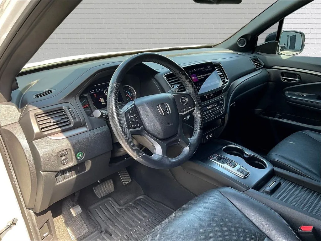 Honda Passport photo 14
