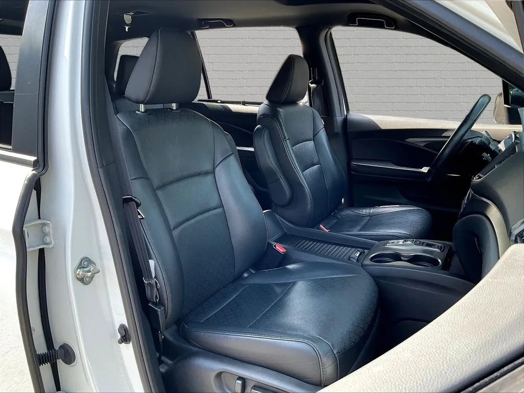 Honda Passport photo 25