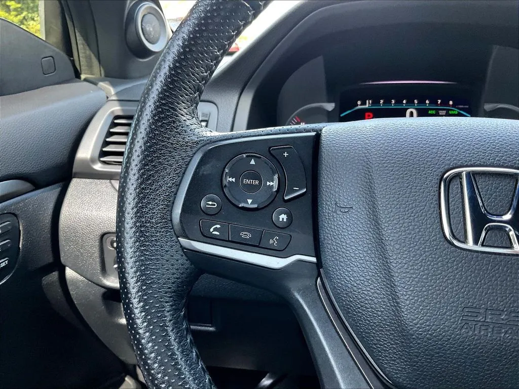 Honda Passport photo 11