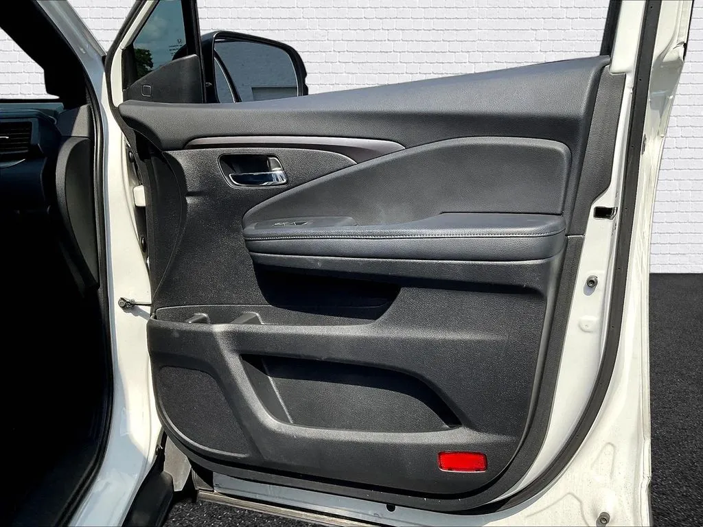 Honda Passport photo 24