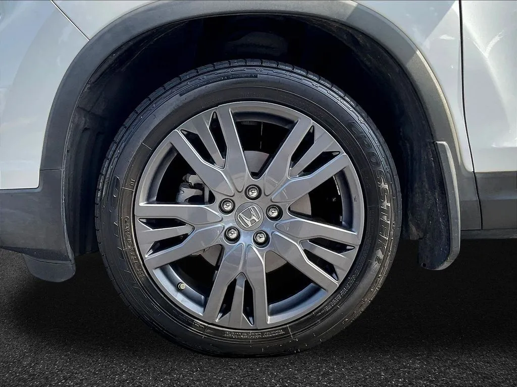 Honda Passport photo 27