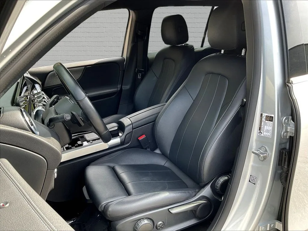 Mercedes-Benz EQB photo 17
