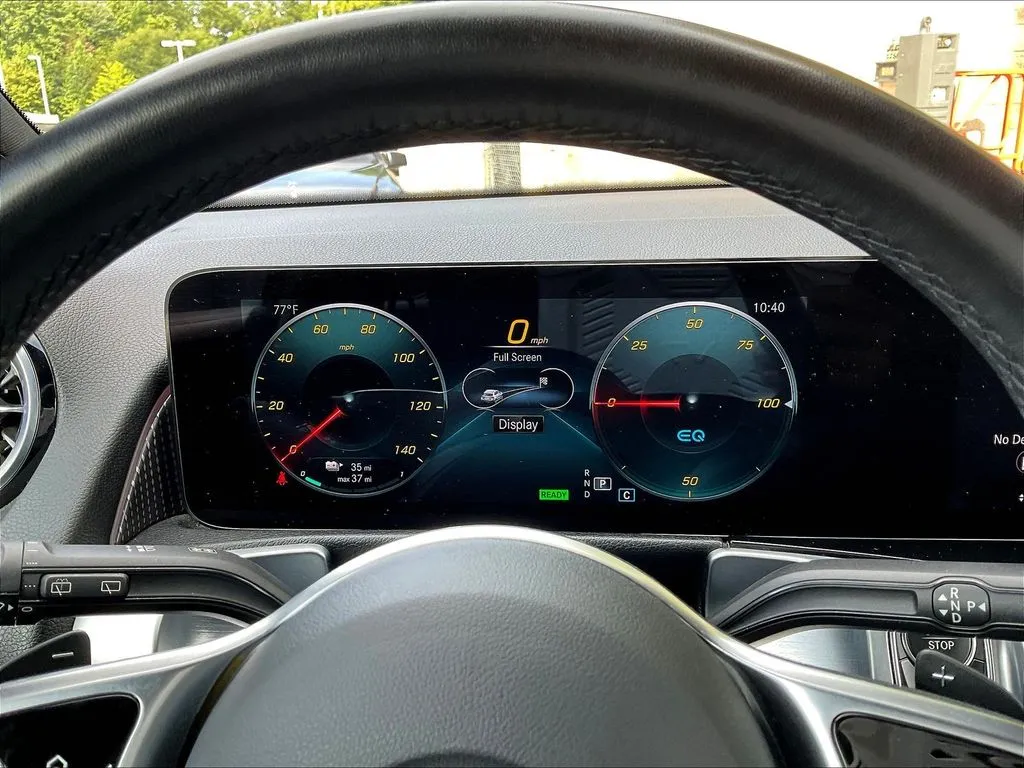 Mercedes-Benz EQB photo 12