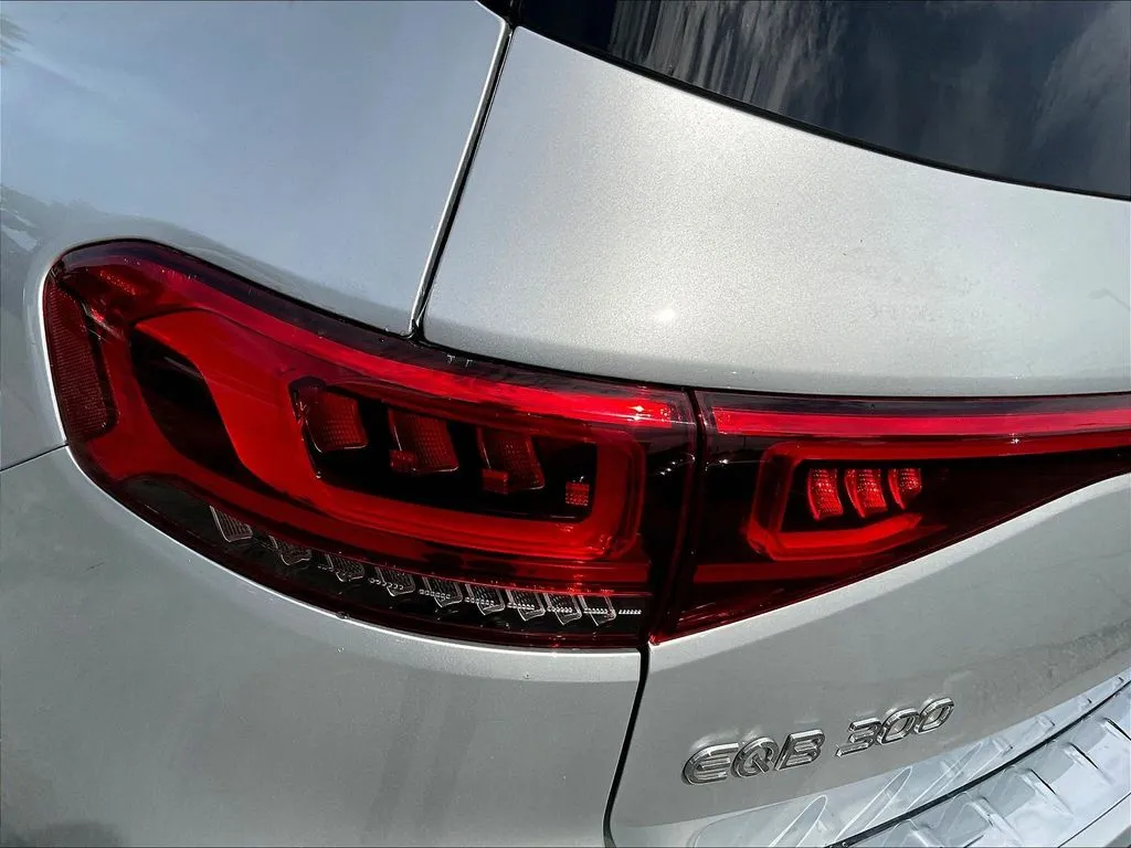 Mercedes-Benz EQB photo 19