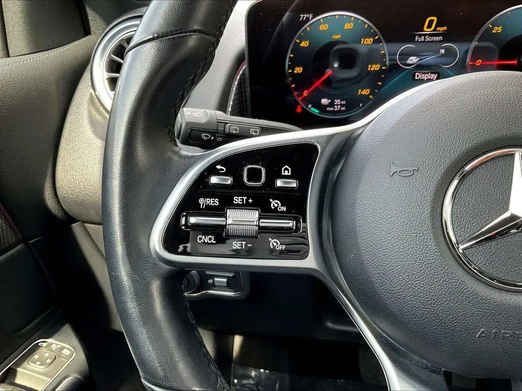 Mercedes-Benz EQB photo 10
