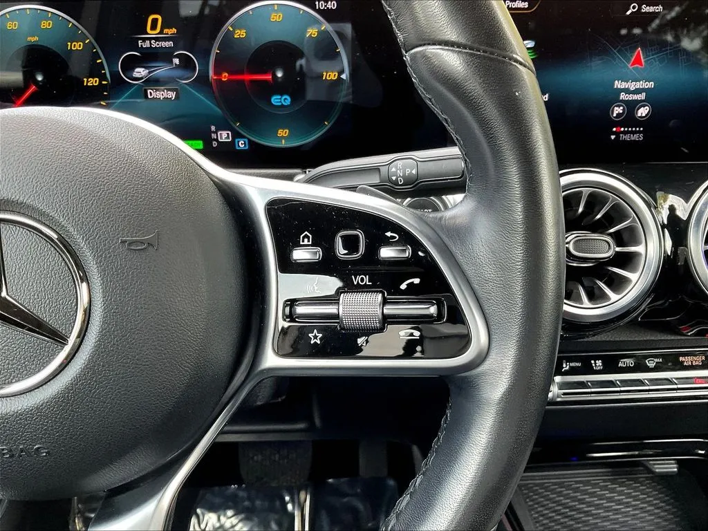 Mercedes-Benz EQB photo 11