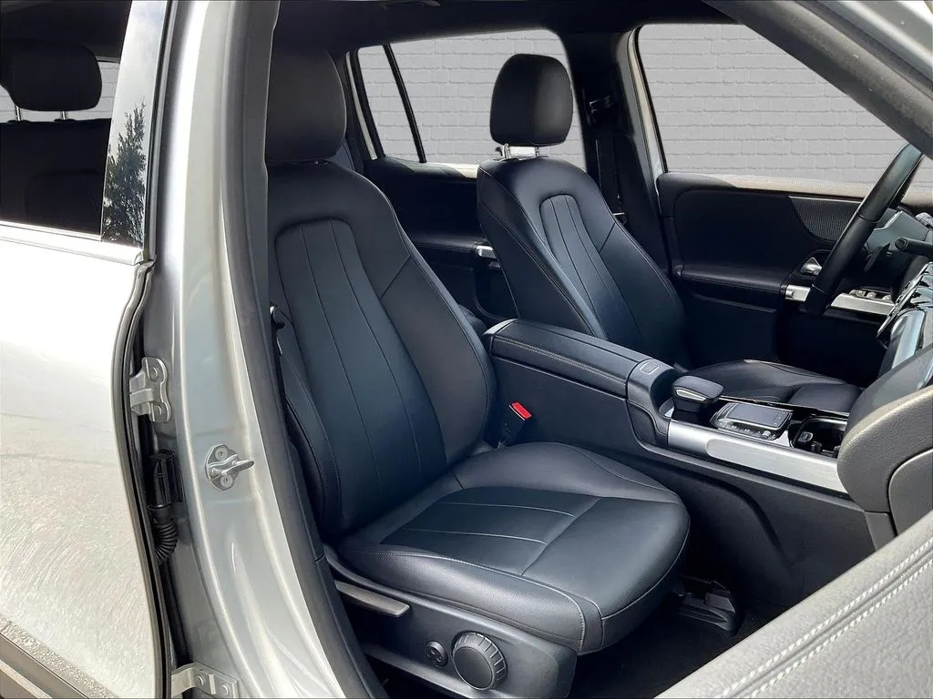 Mercedes-Benz EQB photo 23