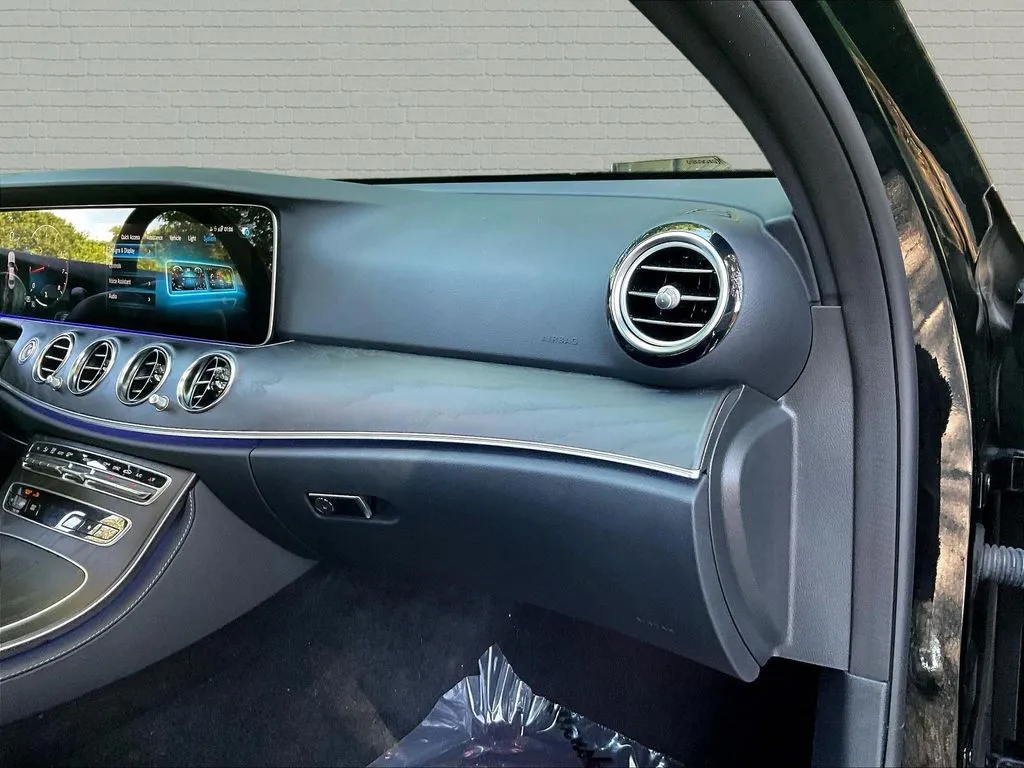 Mercedes-Benz E-Class photo 21