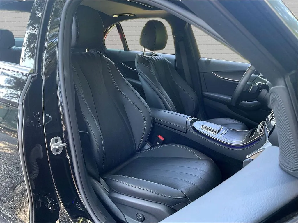 Mercedes-Benz E-Class photo 24