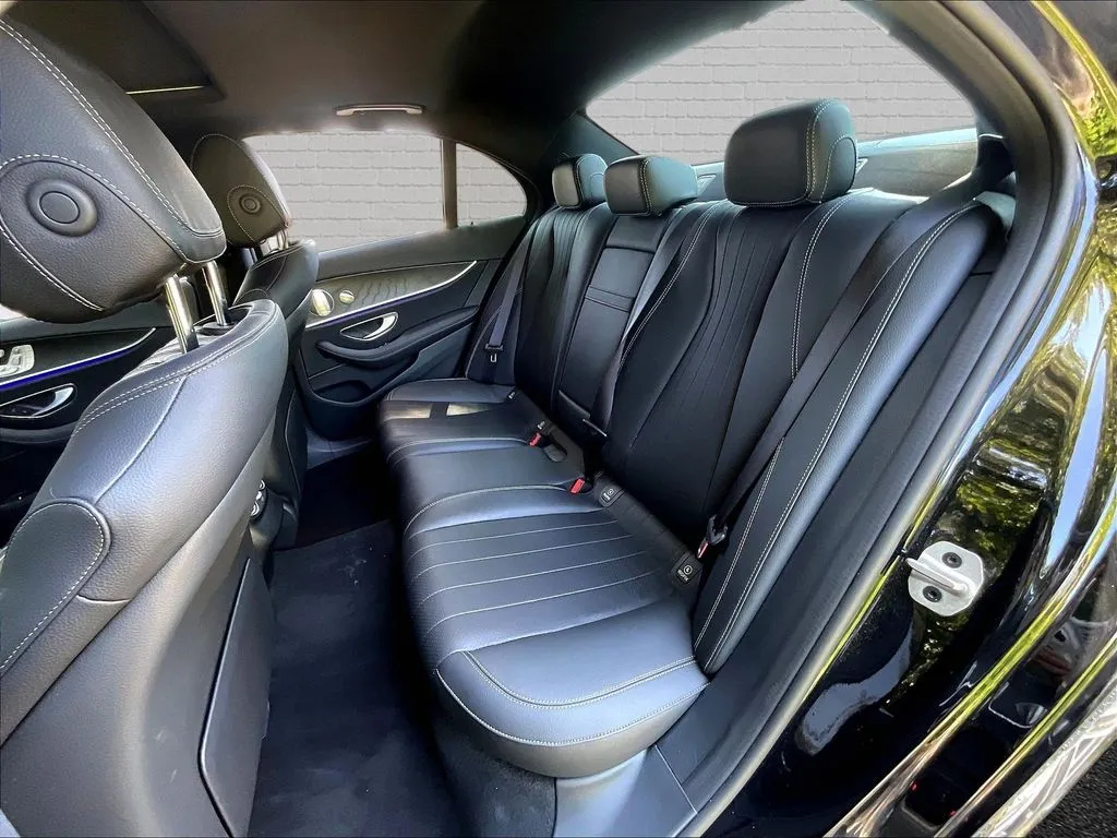 Mercedes-Benz E-Class photo 17