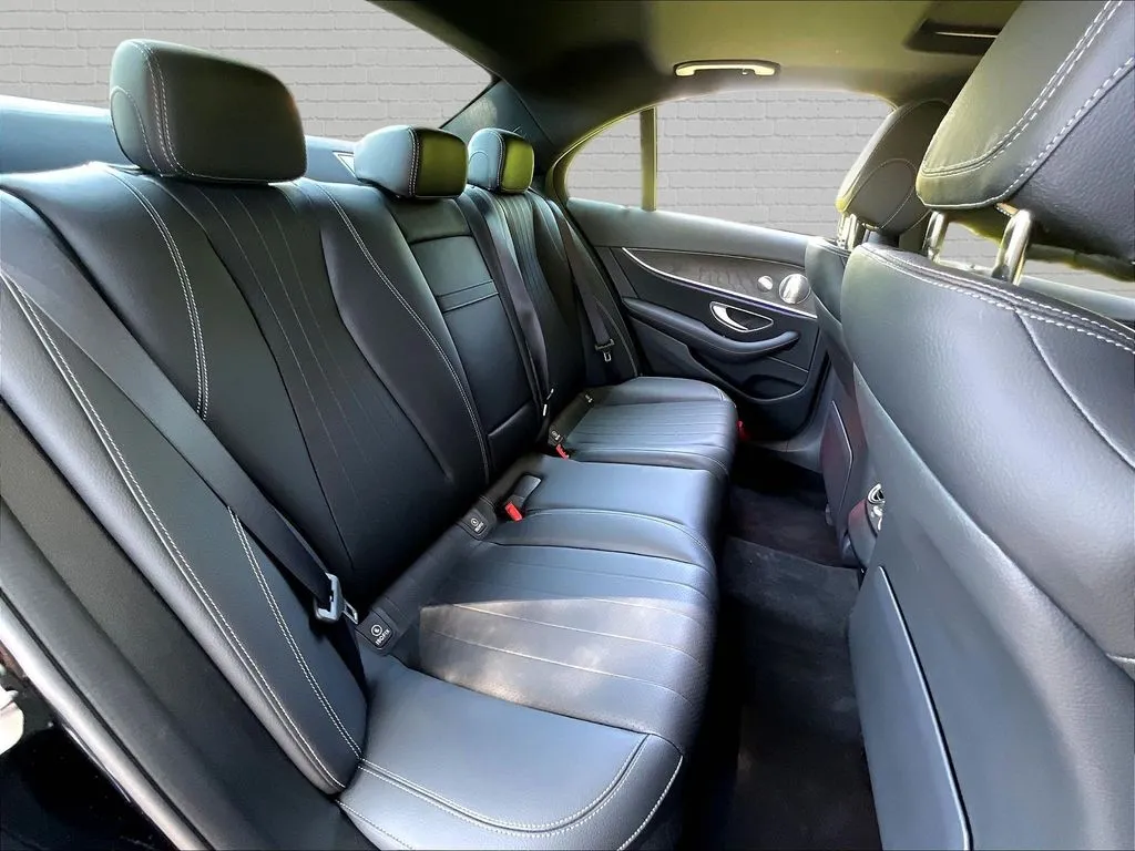 Mercedes-Benz E-Class photo 20