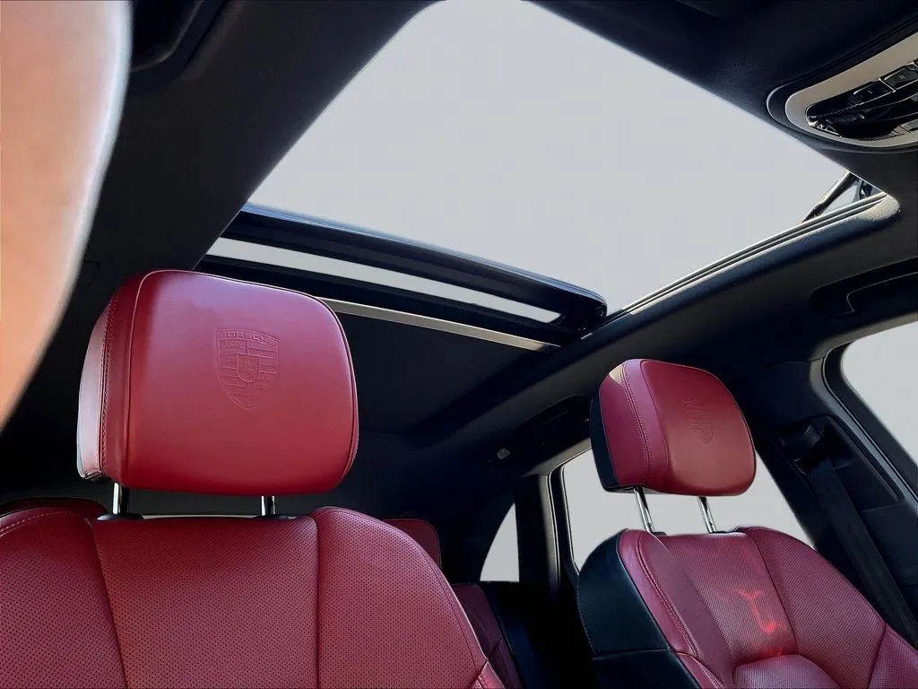 Porsche Macan photo 21