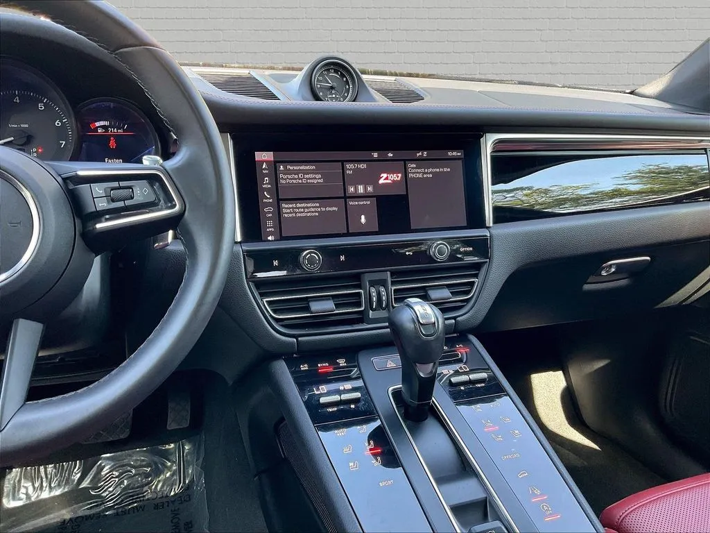 Porsche Macan photo 9