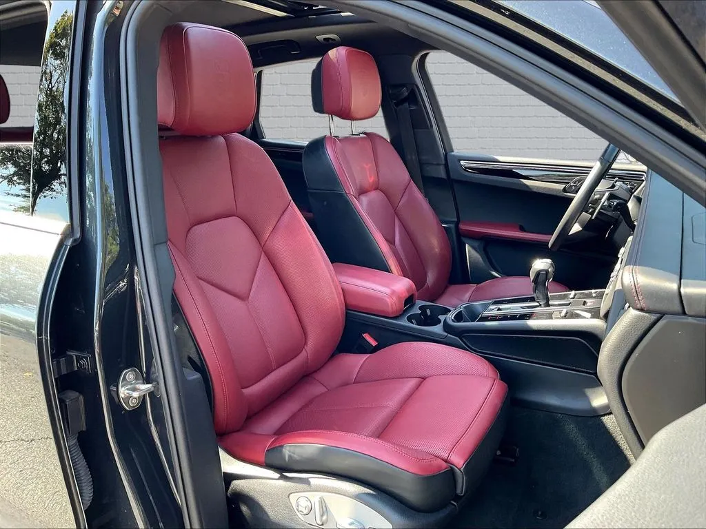Porsche Macan photo 23