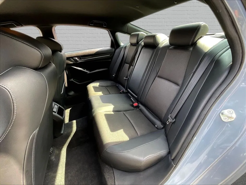 Honda Accord photo 19