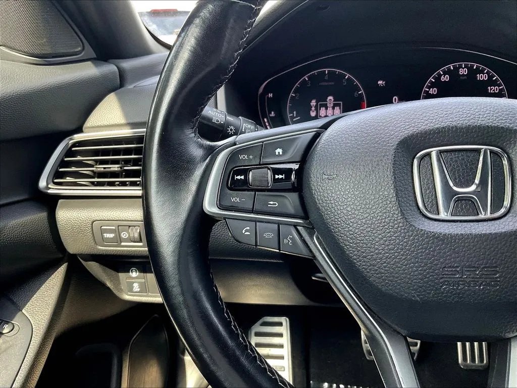Honda Accord photo 10