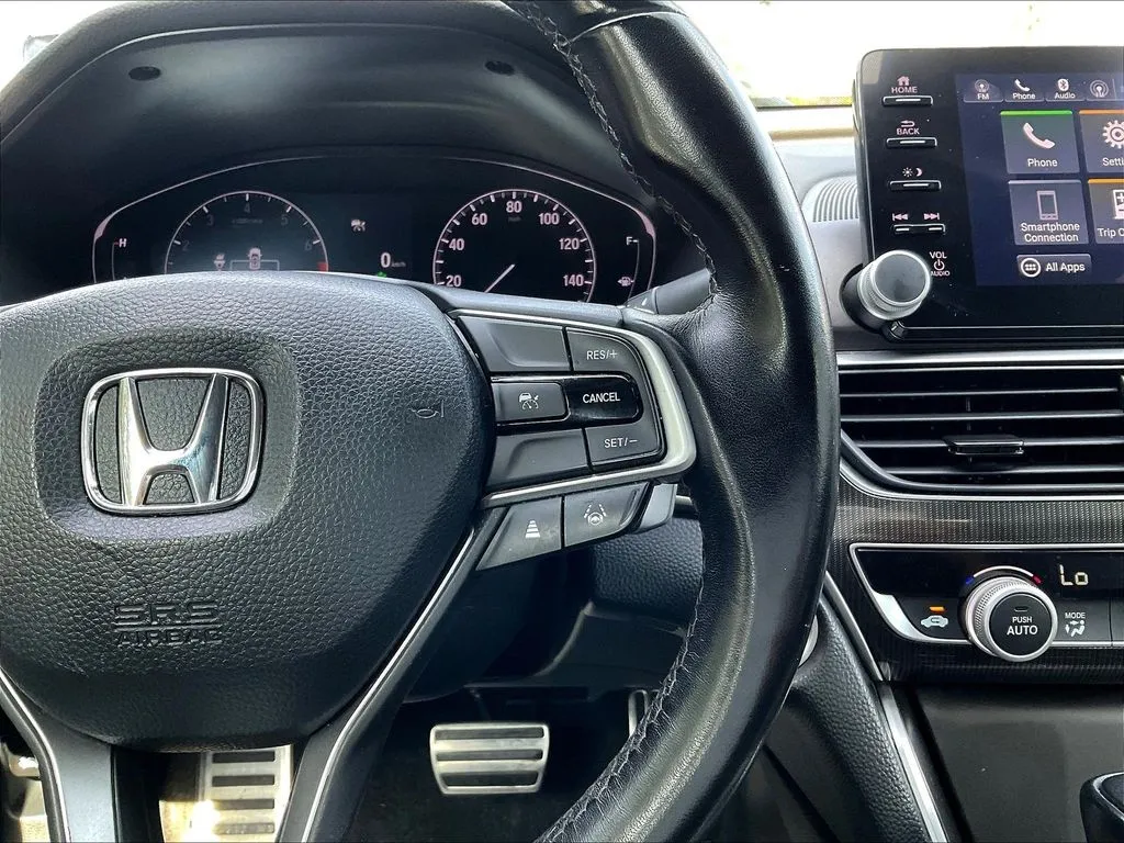 Honda Accord photo 11