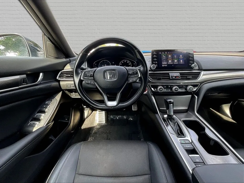 Honda Accord photo 8
