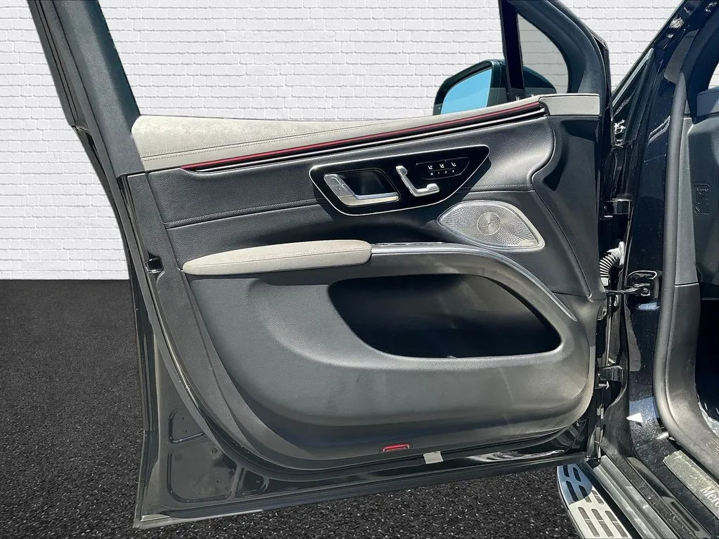 Mercedes-Benz EQS photo 16