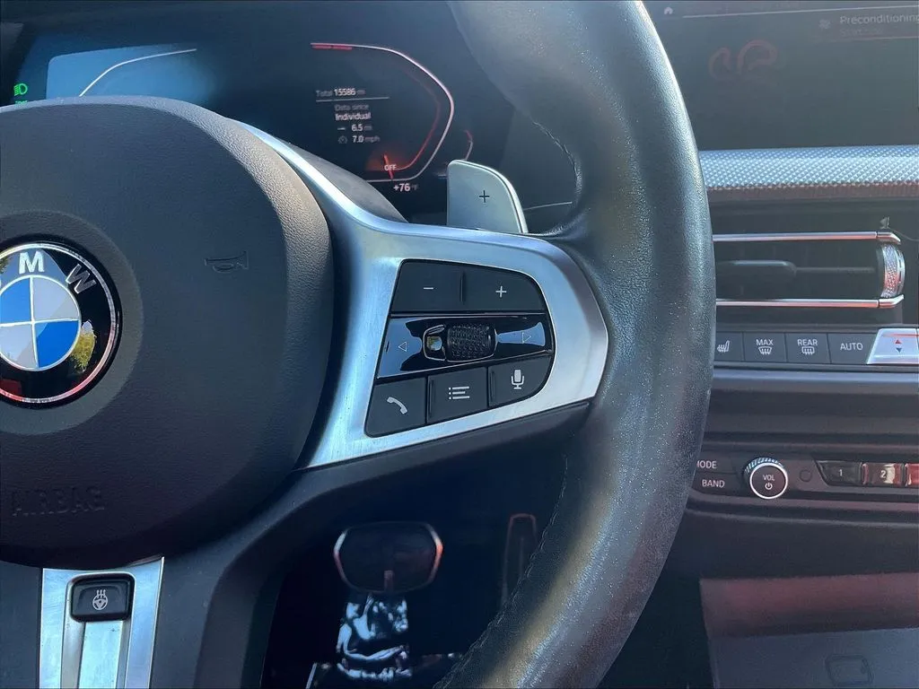 BMW 2 Series photo 9