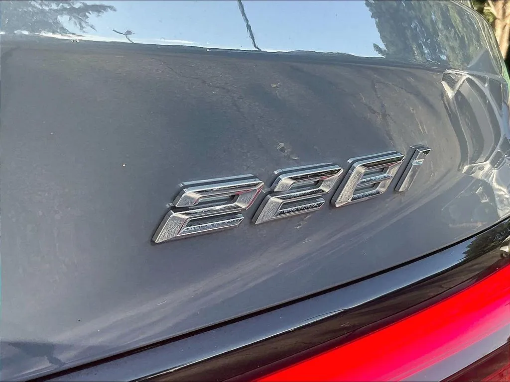 BMW 2 Series photo 18