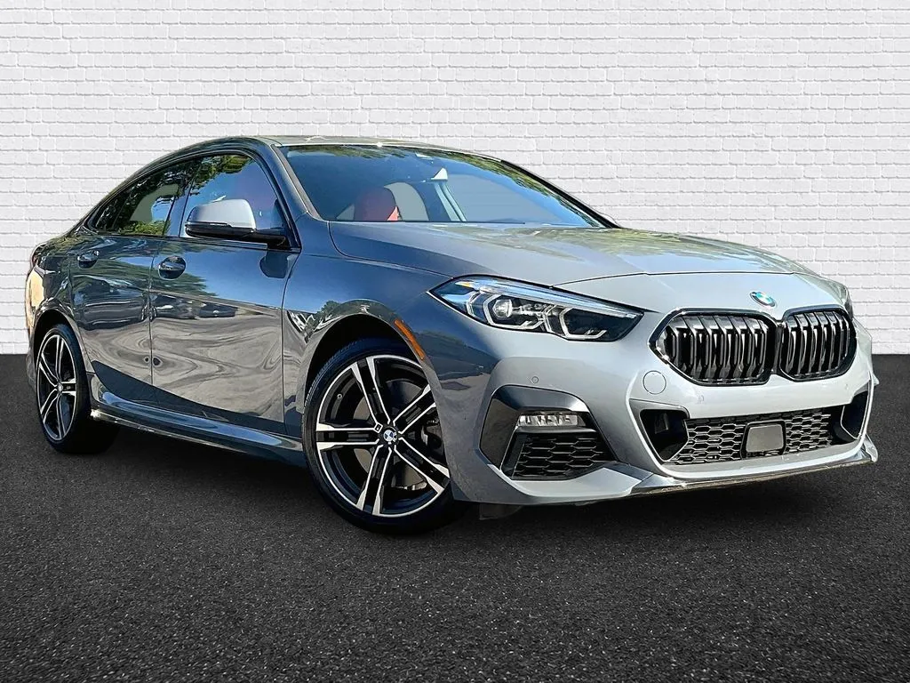BMW 2 Series photo 3