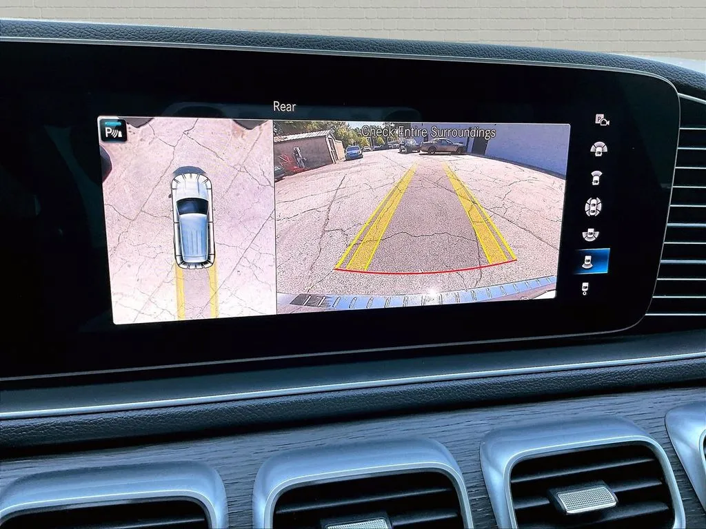 Mercedes-Benz GLE photo 14