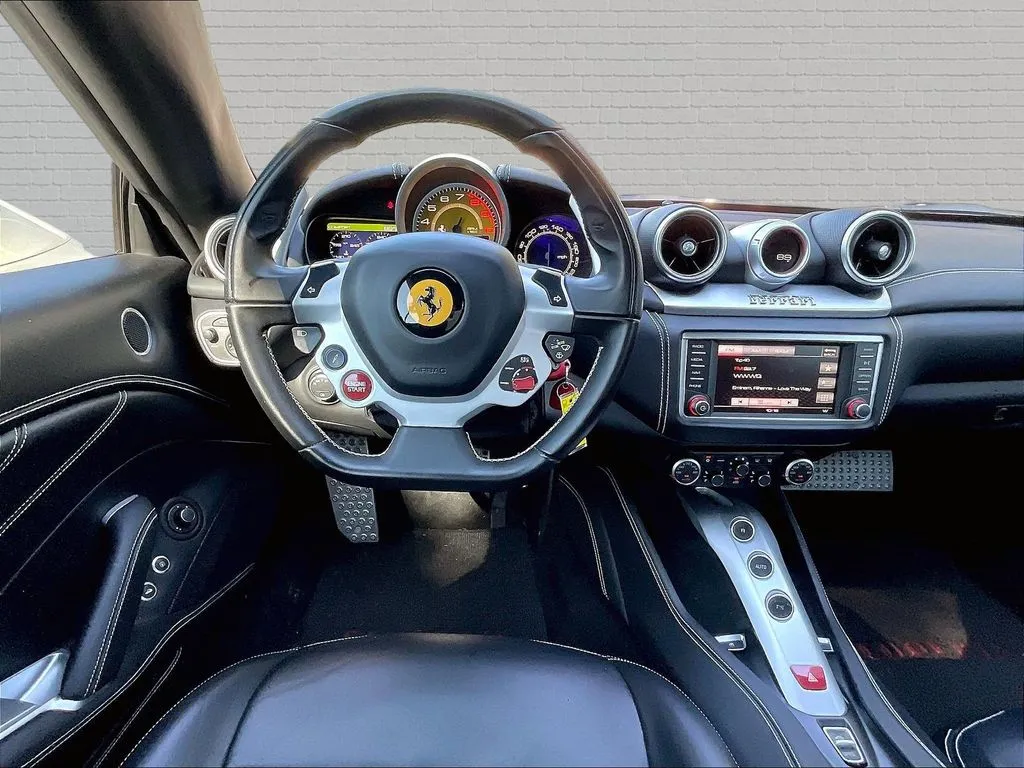 Ferrari California photo 8