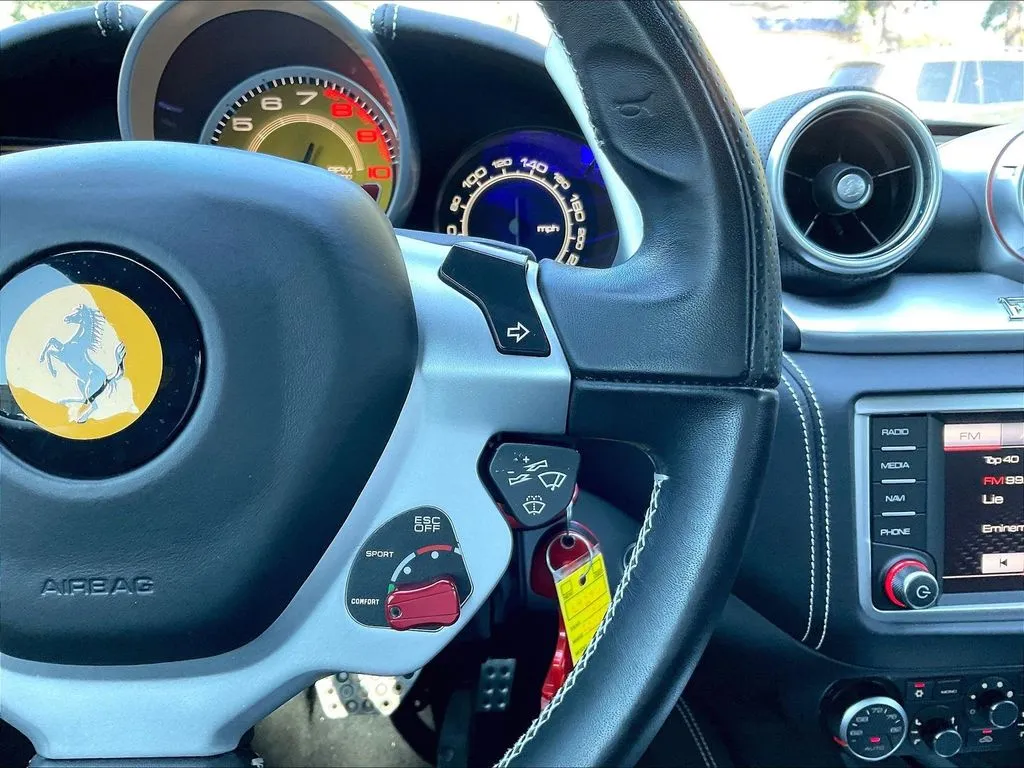 Ferrari California photo 11