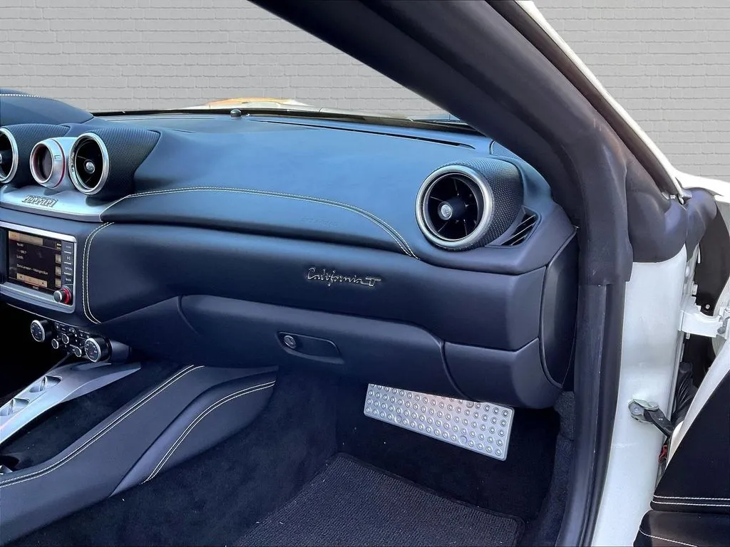 Ferrari California photo 19