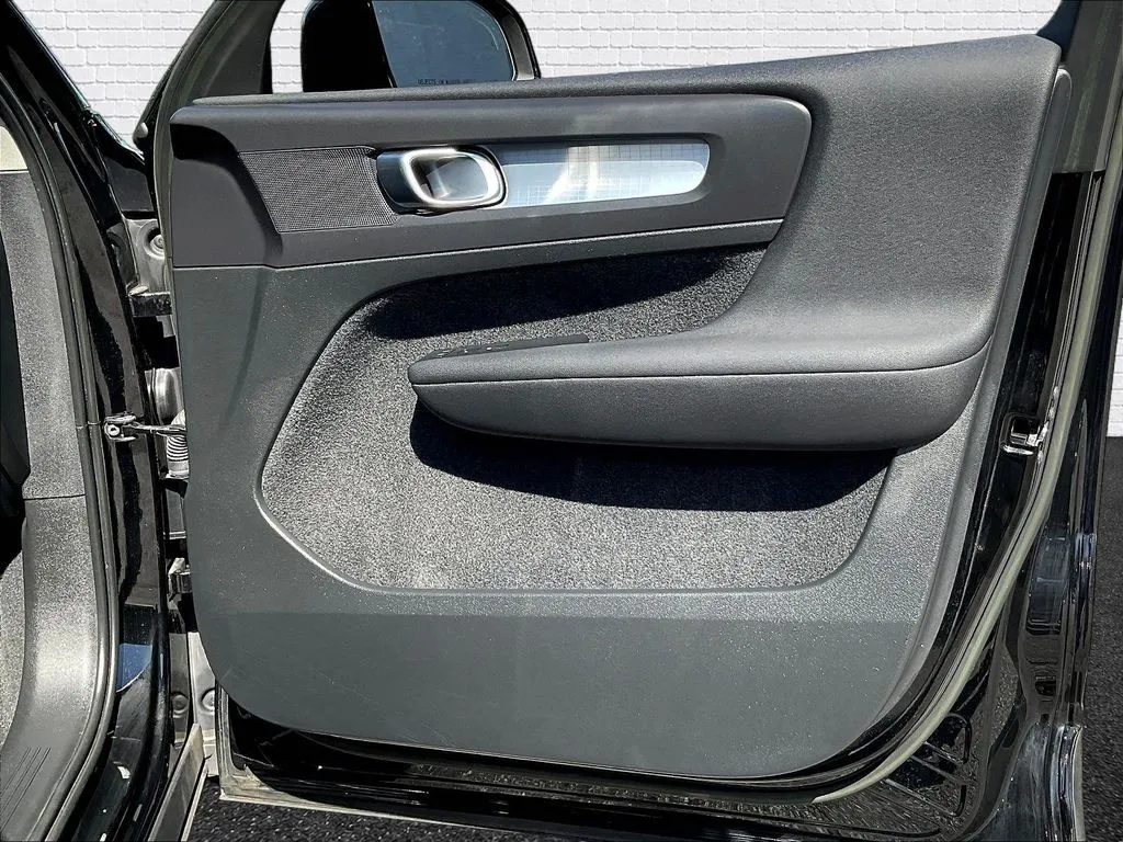 Volvo XC40 photo 21