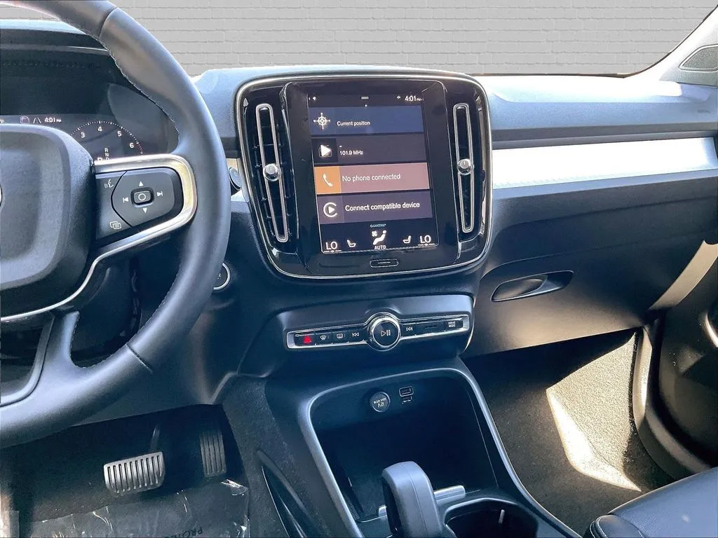 Volvo XC40 photo 8