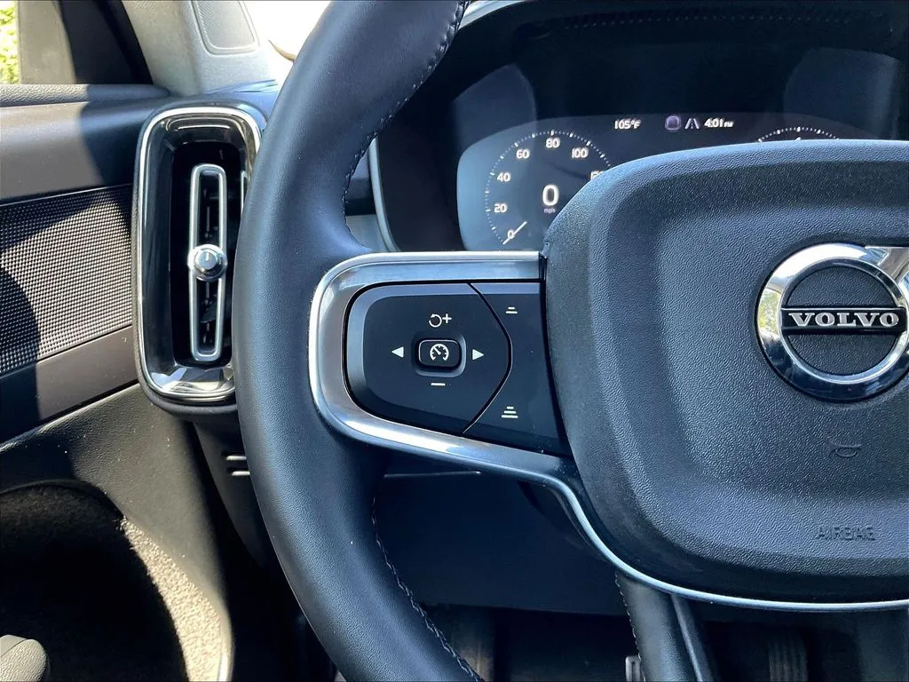 Volvo XC40 photo 10
