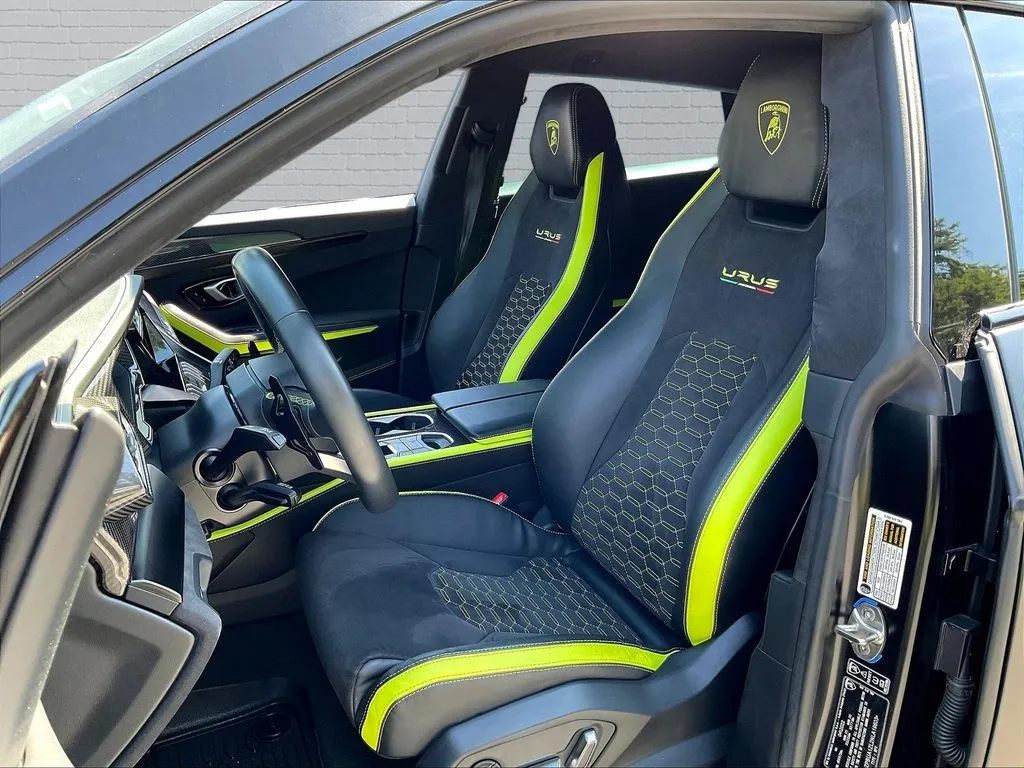 Lamborghini Urus photo 20
