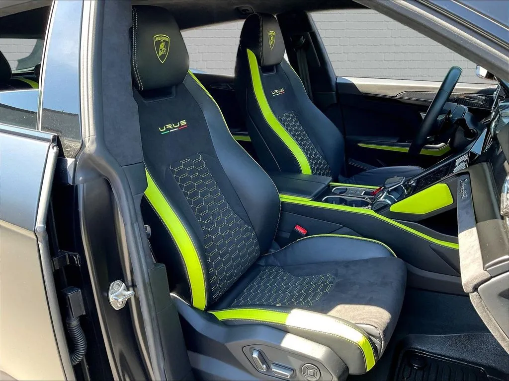 Lamborghini Urus photo 26
