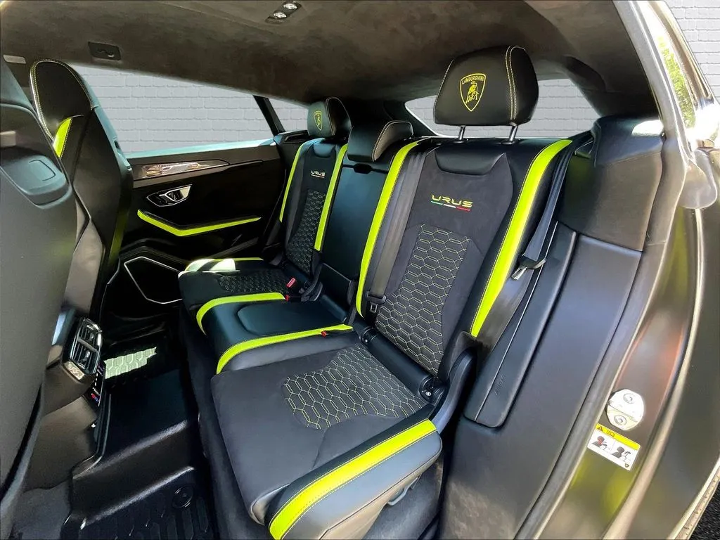 Lamborghini Urus photo 21