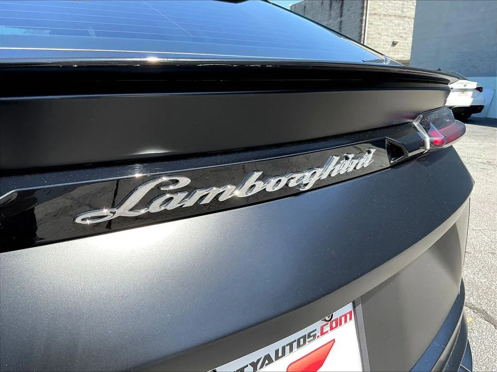 Lamborghini Urus photo 23