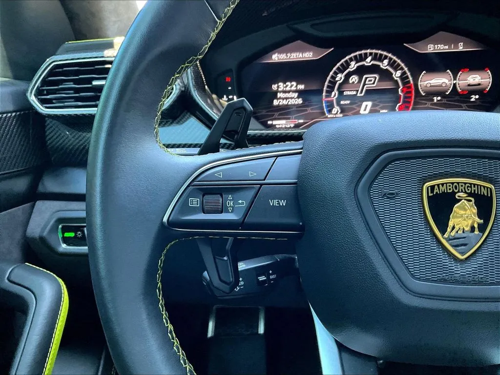 Lamborghini Urus photo 11