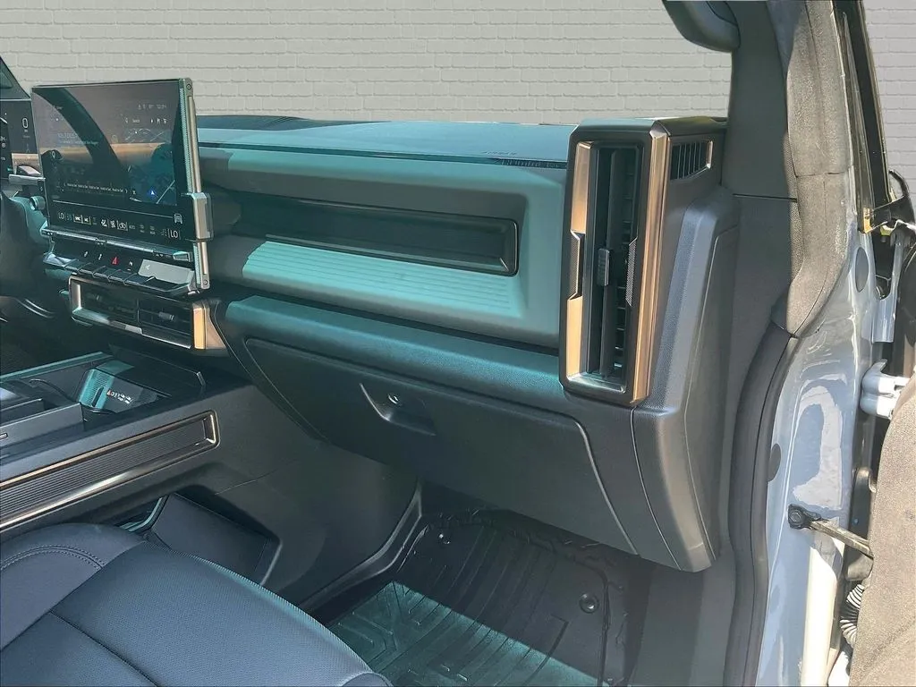 GMC Hummer EV SUV photo 22