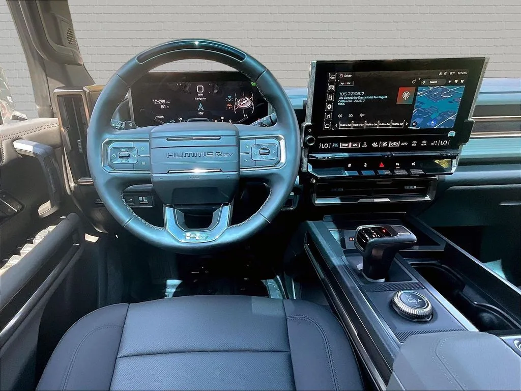 GMC Hummer EV SUV photo 8