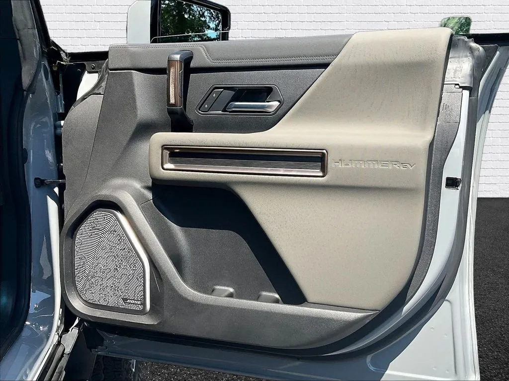 GMC Hummer EV SUV photo 24