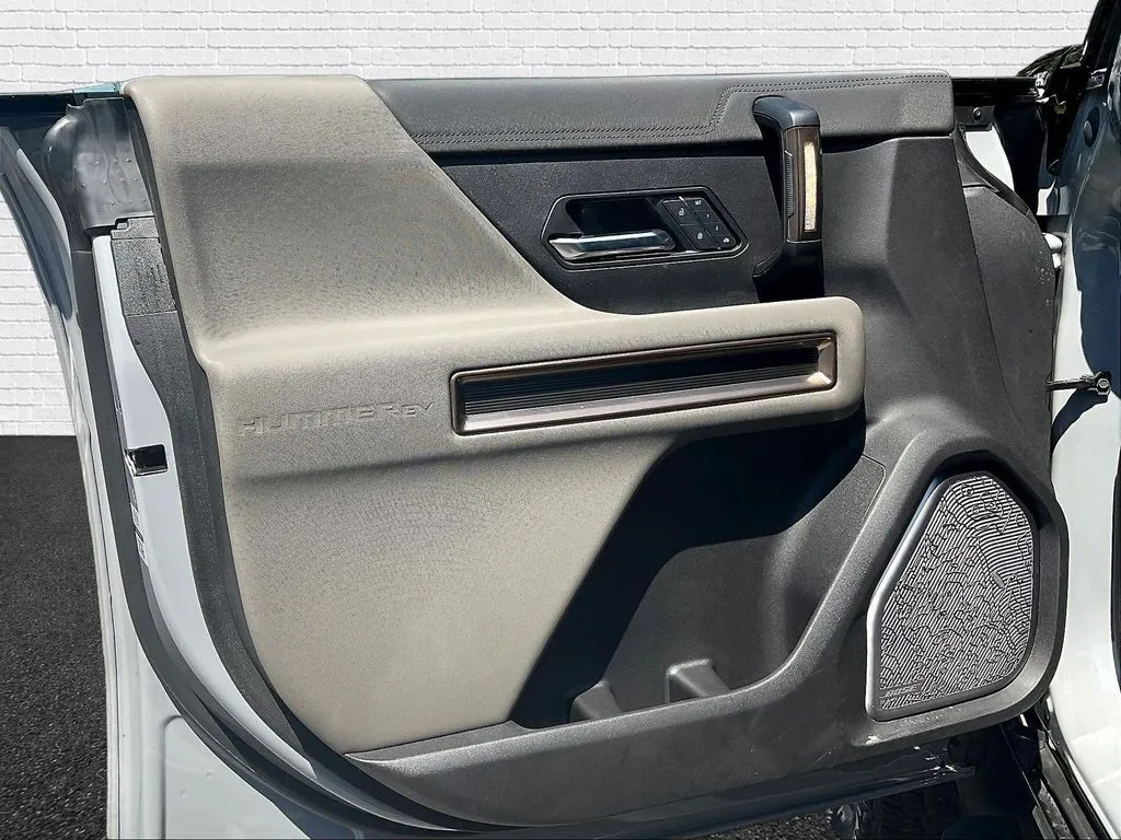 GMC Hummer EV SUV photo 16