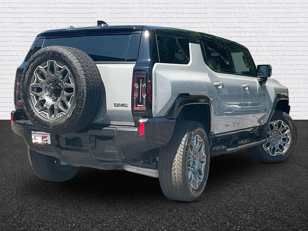 GMC Hummer EV SUV photo 6