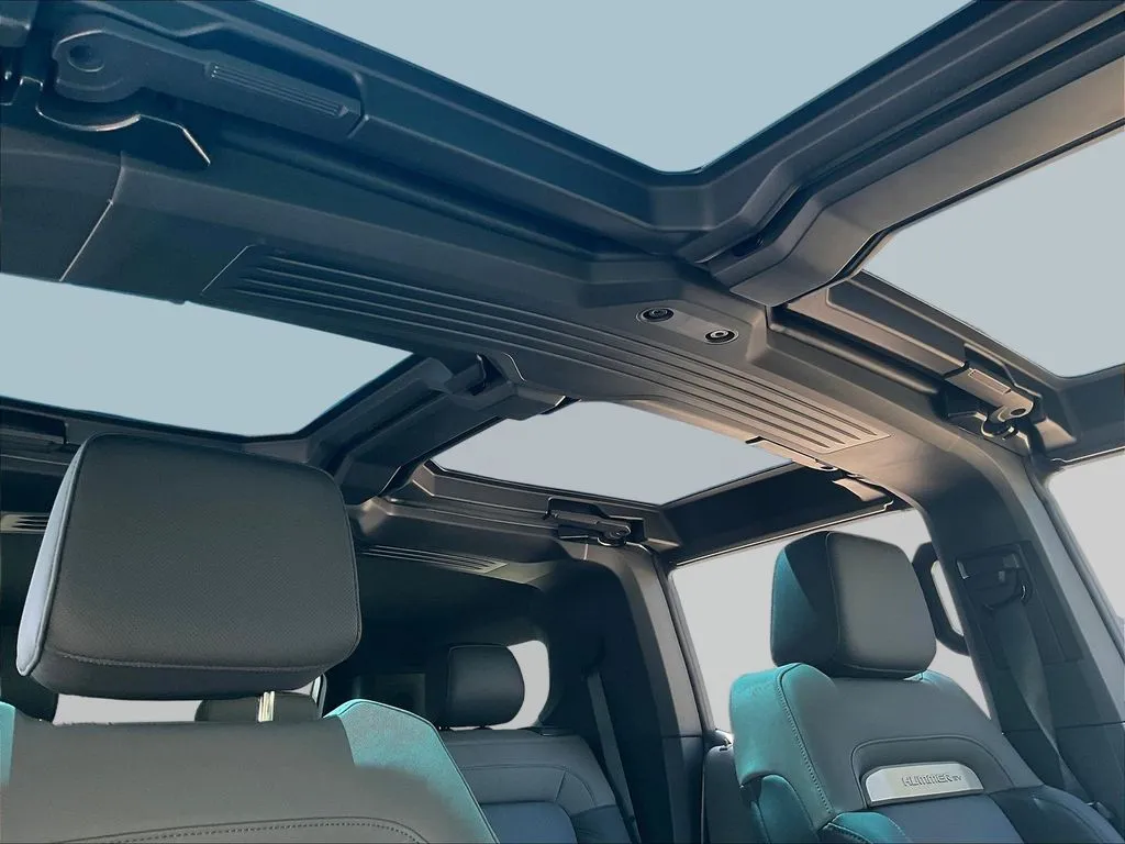 GMC Hummer EV SUV photo 23