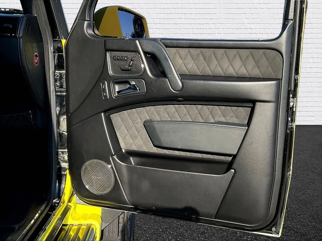 Mercedes-Benz G-Class photo 18