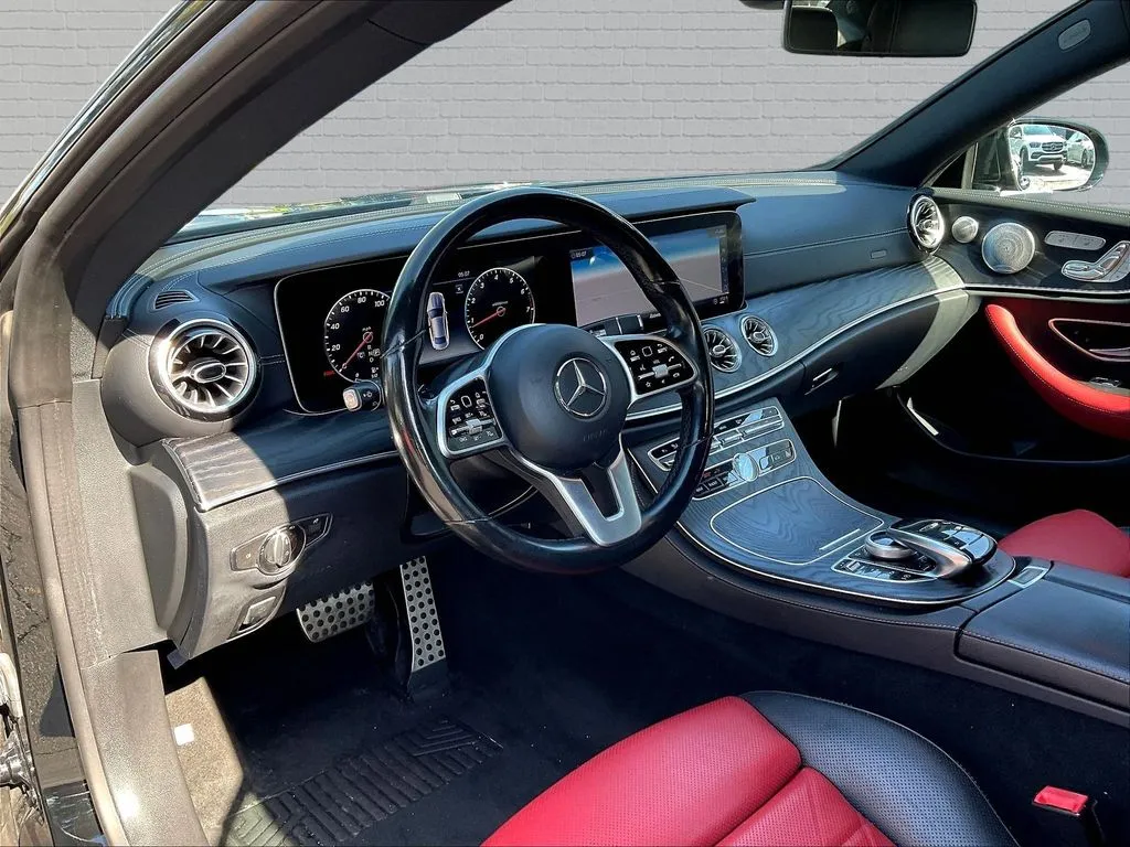 Mercedes-Benz E-Class photo 15