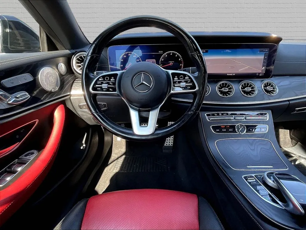 Mercedes-Benz E-Class photo 8