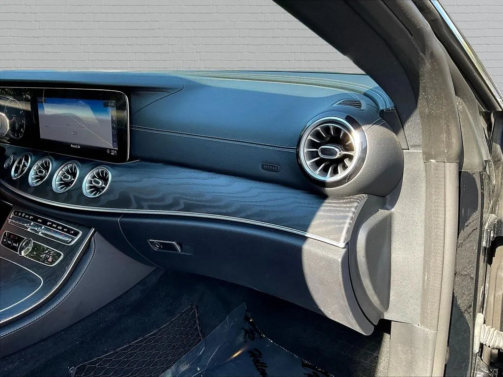 Mercedes-Benz E-Class photo 22