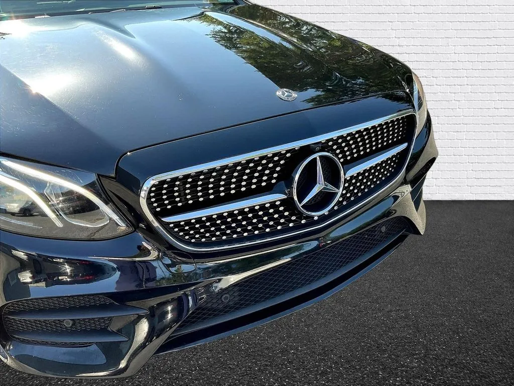 Mercedes-Benz E-Class photo 26