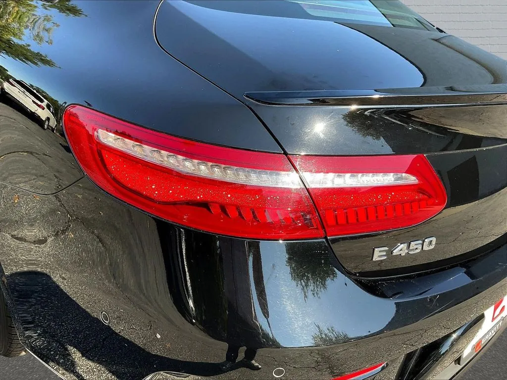 Mercedes-Benz E-Class photo 20
